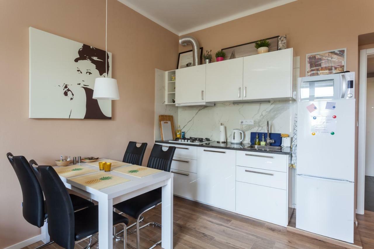 Appartamento Eliska Praga Esterno foto